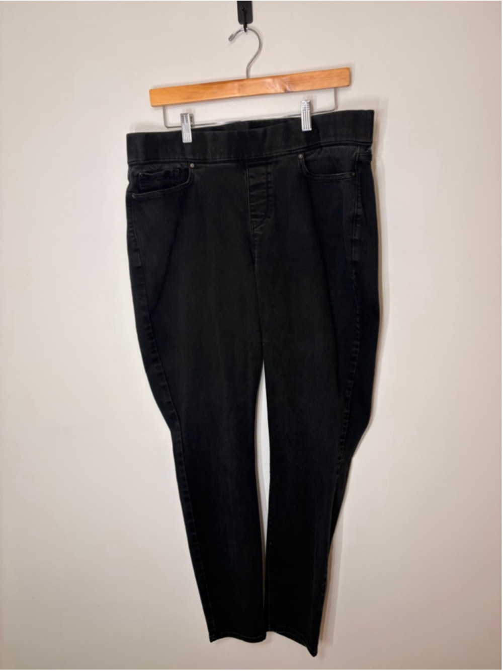Signature Levi Strauss 18W Totally Shaping Pull On Skinny Jeans Black Women